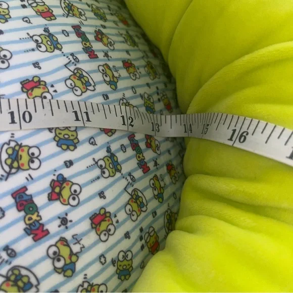 Hello Kitty Sanrio Keroppi pet bed. - Picture 12 of 14